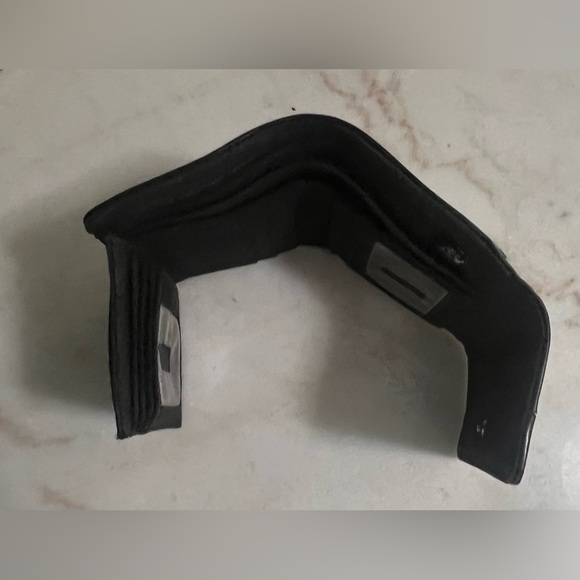 Tommy Hilfiger Black And cream Plaid Trifold Women’s Wallet With Card Holders - Picture 5 of 9